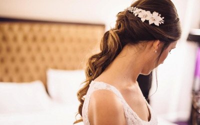 Tocado Antonella: Flores Vintage para Novias y Eventos | 