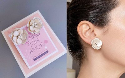 Aros de Flor de Dos Capas | Accesorios Artesanales para Novias y Eventos