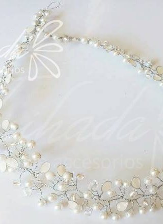 Tiara de Novia Pétalos Nacarados - Accesorios de Alta Gama