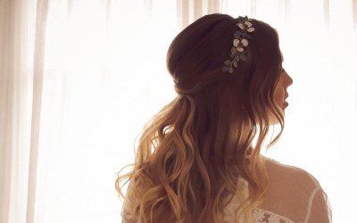 Tiara Primavera Trihada: Flores Nacaradas para Novias y Eventos | Diseño Exclusivo Argentina